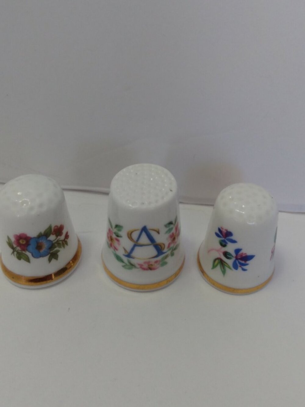 Royal Albert, Sheer Elegance, Countess  Bone China England Porcelain Thimbles